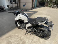 White Yamaha FZ25