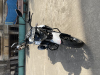 White Yamaha FZ25