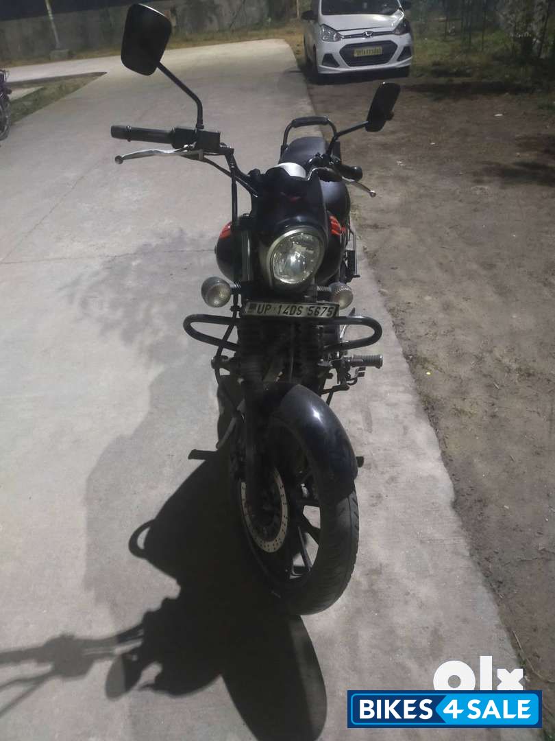 Black Bajaj Avenger Street 220