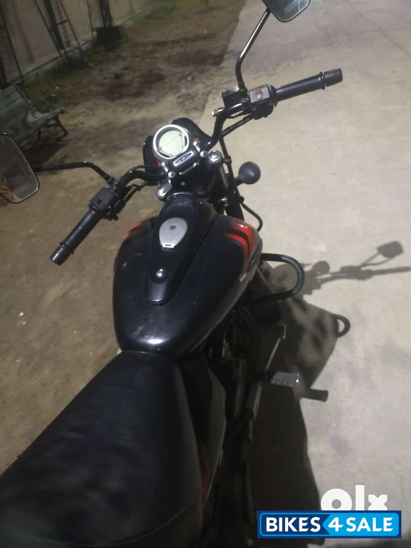 Black Bajaj Avenger Street 220