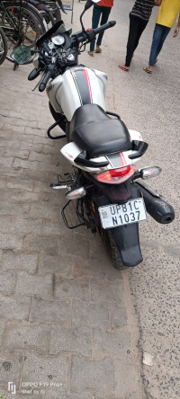 White TVS Apache RTR 160