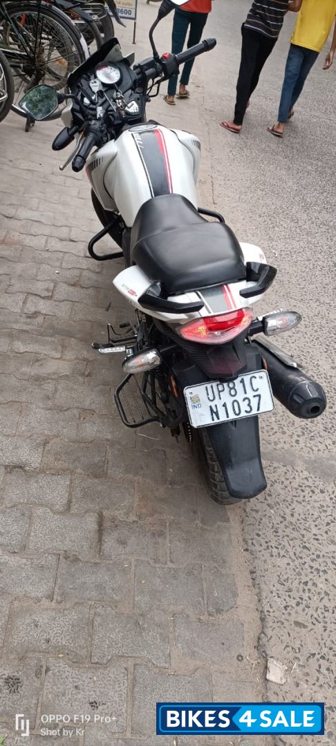 White TVS Apache RTR 160