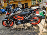 Metalic Grey KTM Duke 390 BS6