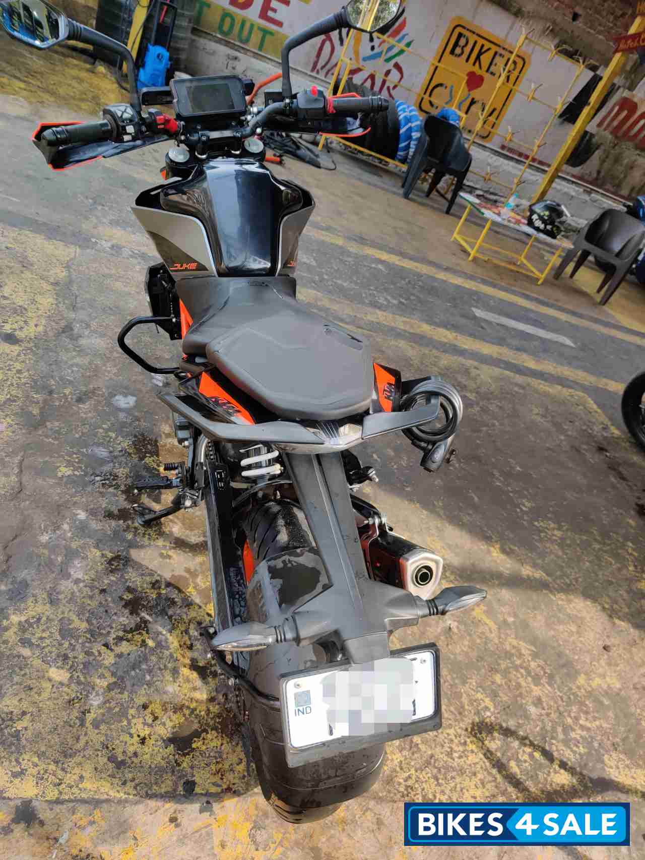 Metalic Grey KTM Duke 390 BS6