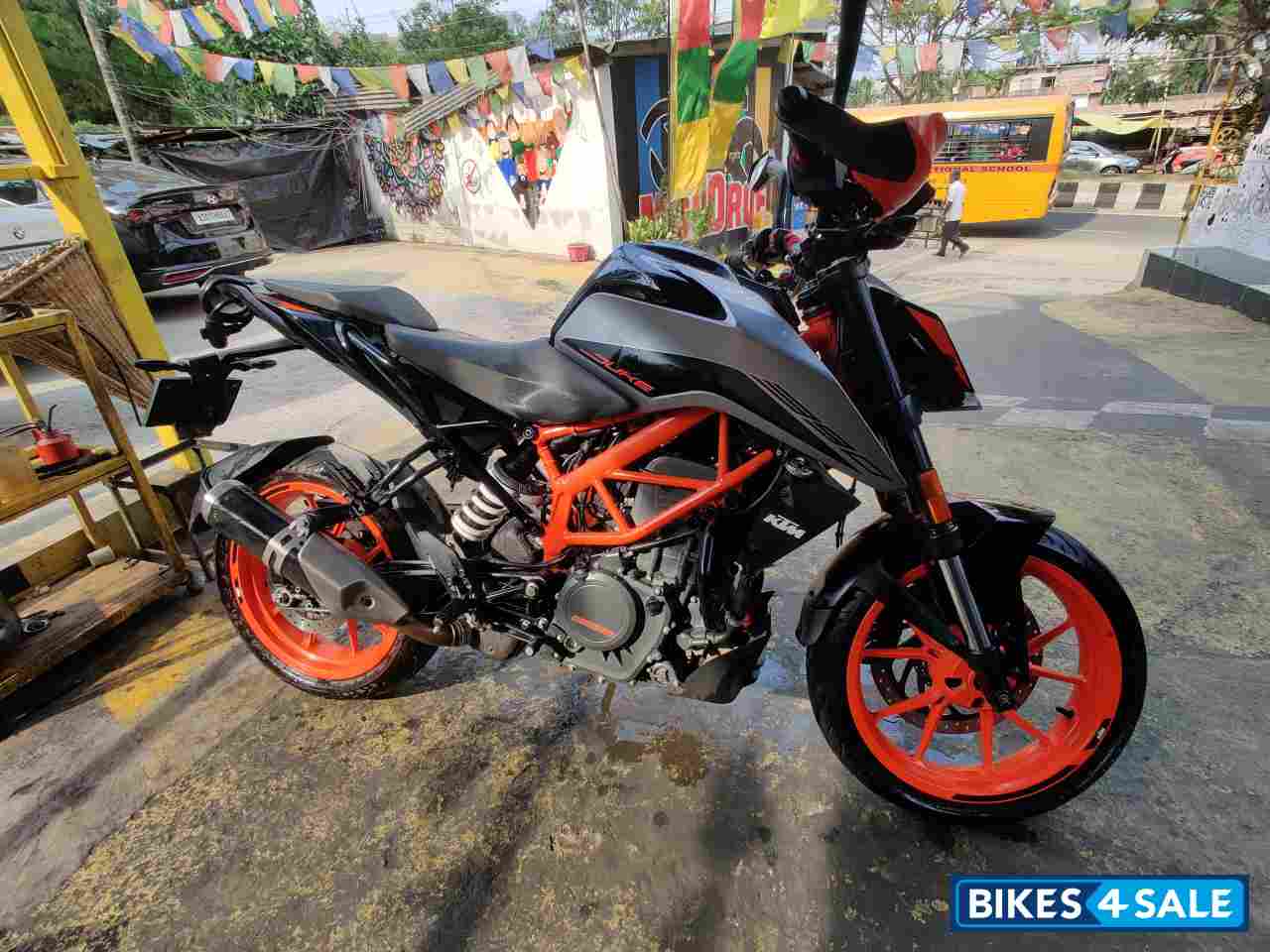Metalic Grey KTM Duke 390 BS6