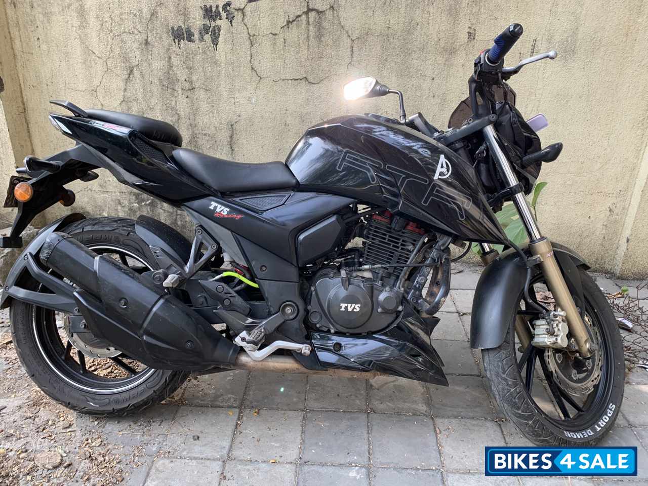 TVS Apache RTR 200 4V