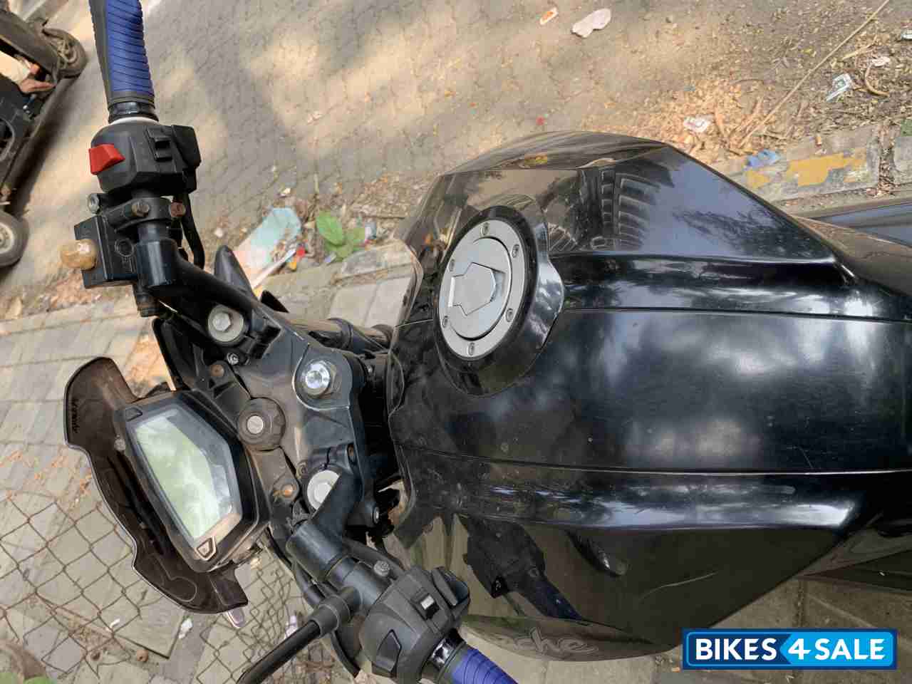 TVS Apache RTR 200 4V TVS Apache RTR 200 4V