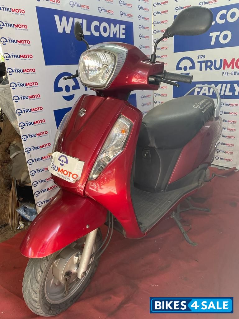 Red Suzuki Access 125