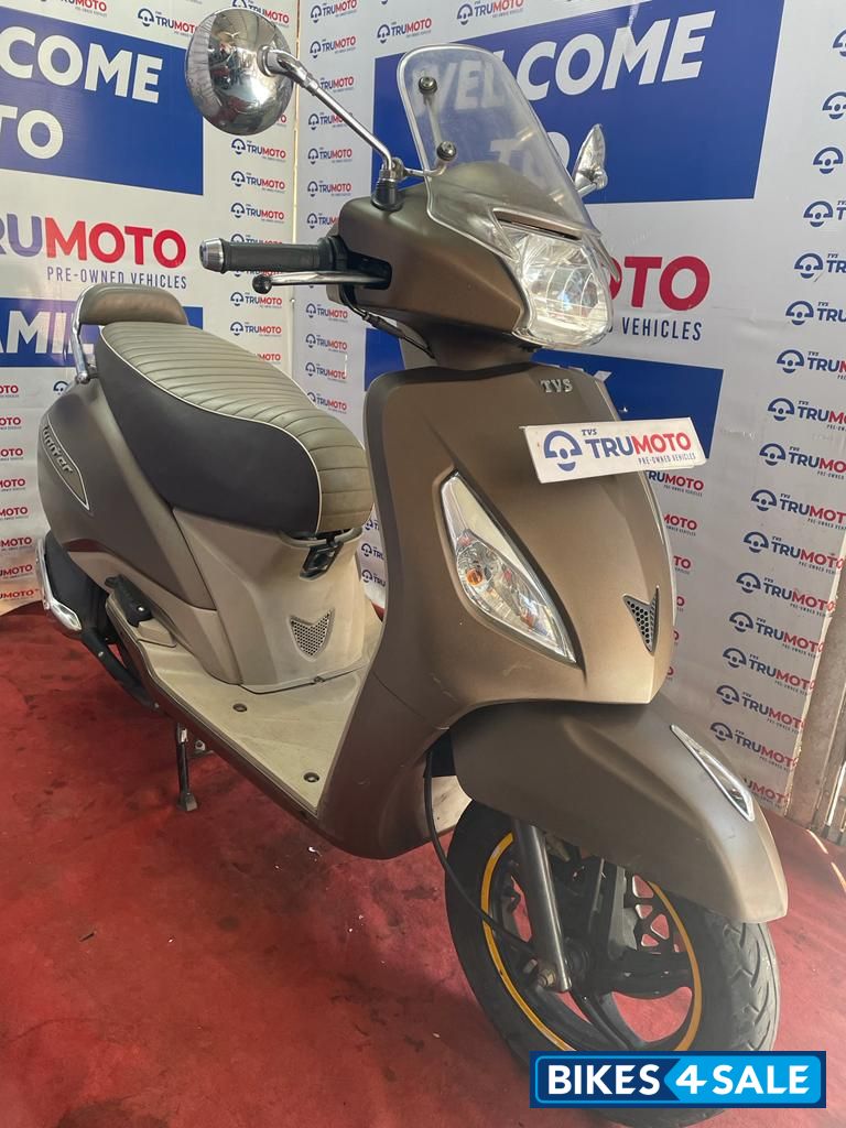 M Gray TVS Jupiter Classic