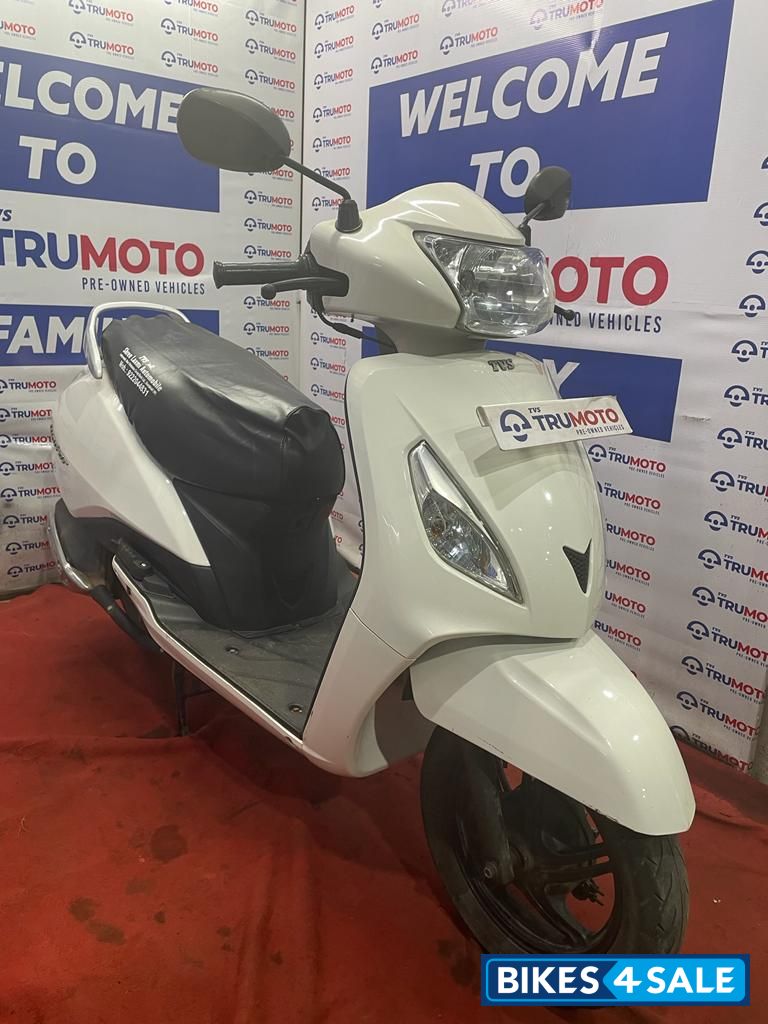 White TVS Jupiter