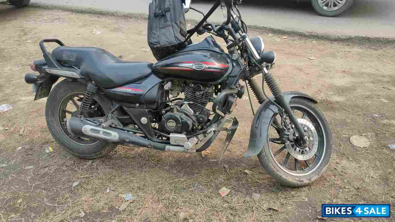Bajaj Avenger Street 220