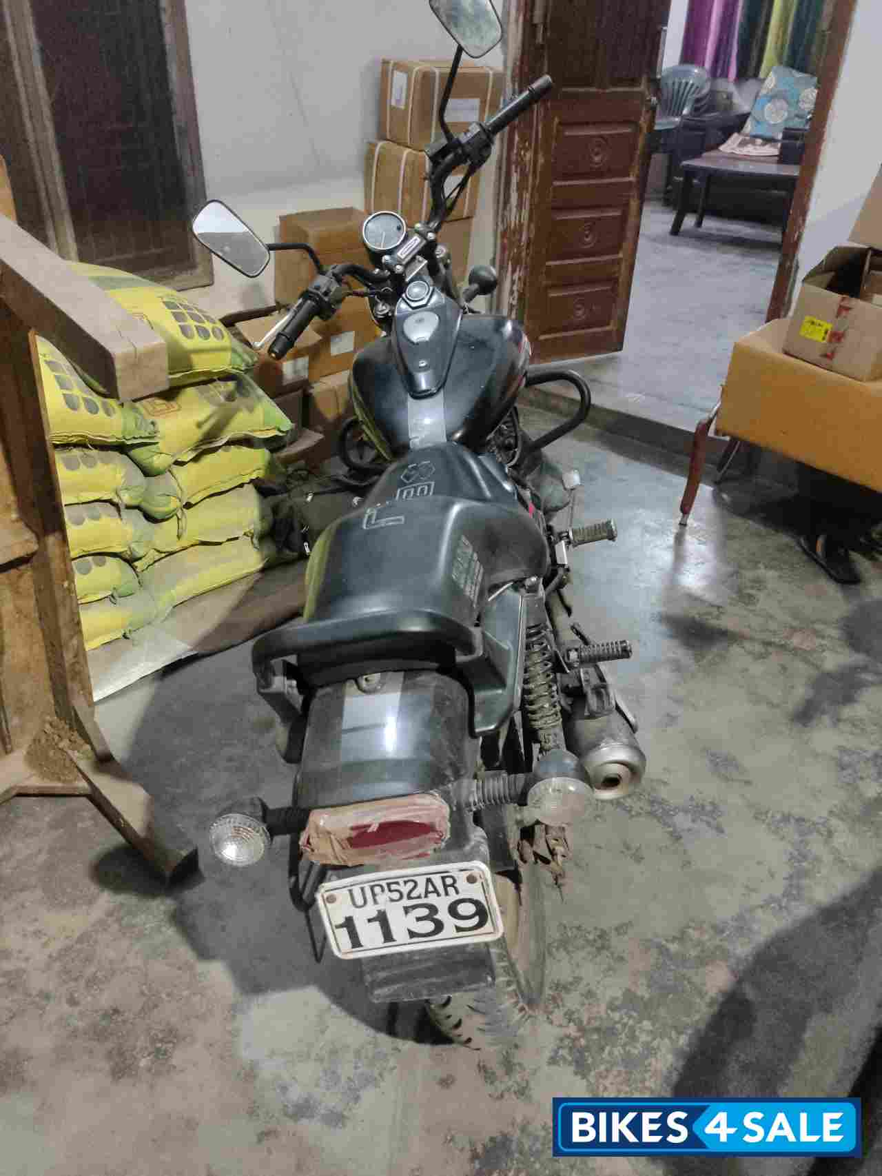 Bajaj Avenger Street 220