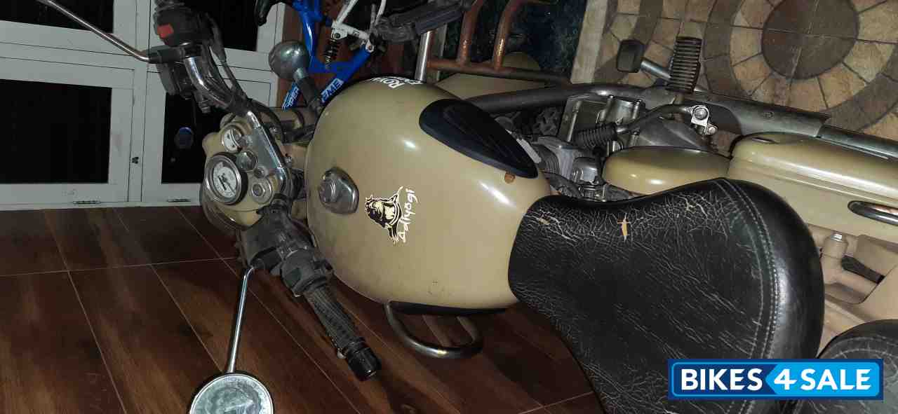 Royal Enfield Classic Desert Storm