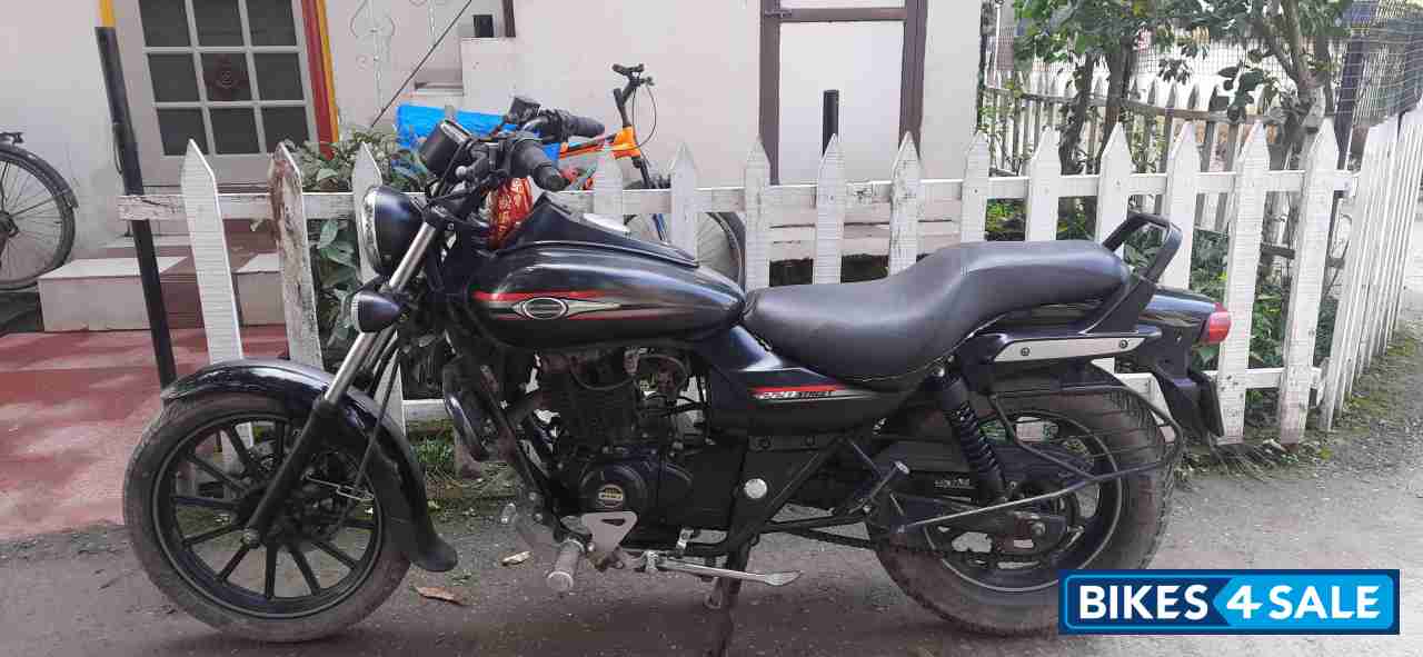 Bajaj Avenger Street 220