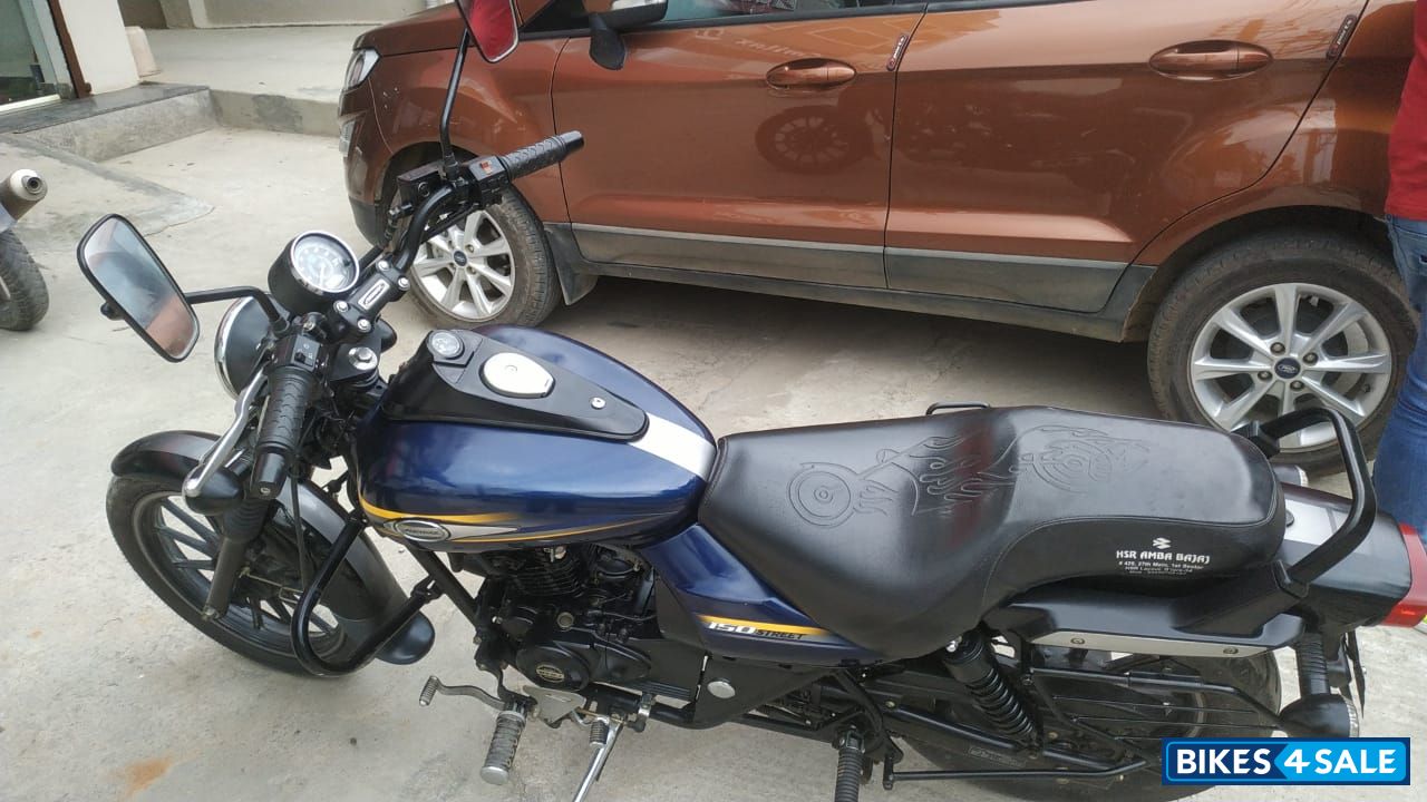Blue Bajaj Avenger Street 150