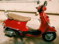 Red Vespa VXL 125