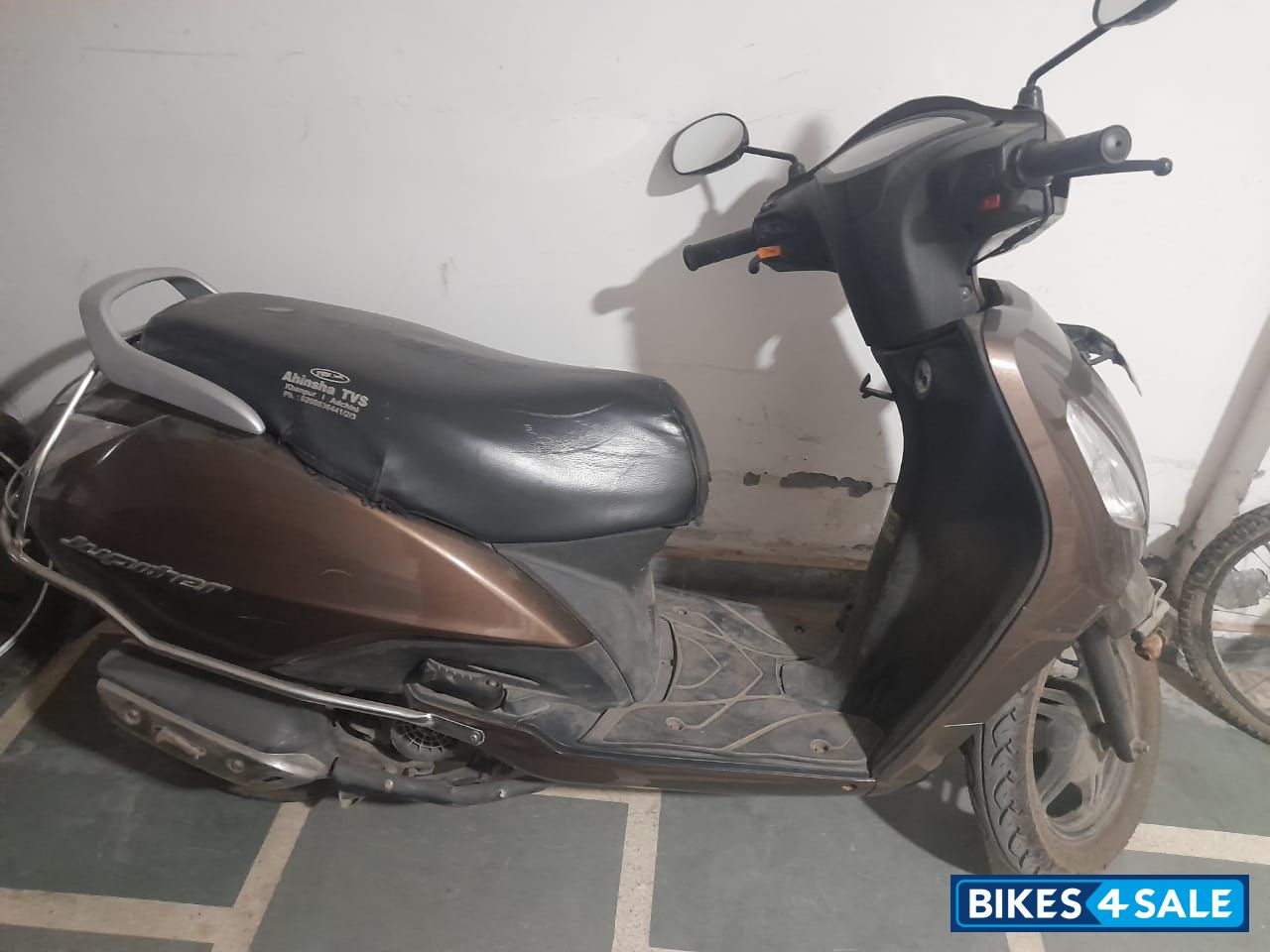 Brown TVS Jupiter
