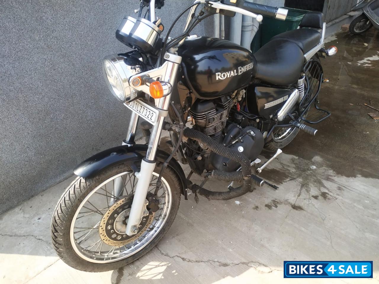 Met Black Royal Enfield Thunderbird TwinSpark 350