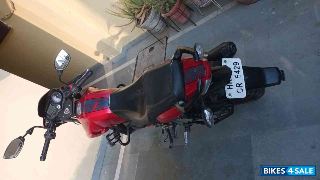 Red TVS Apache RTR 160