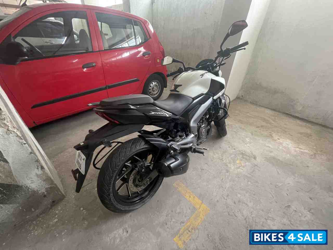 Polar White Bajaj Dominar 400 ABS BS6