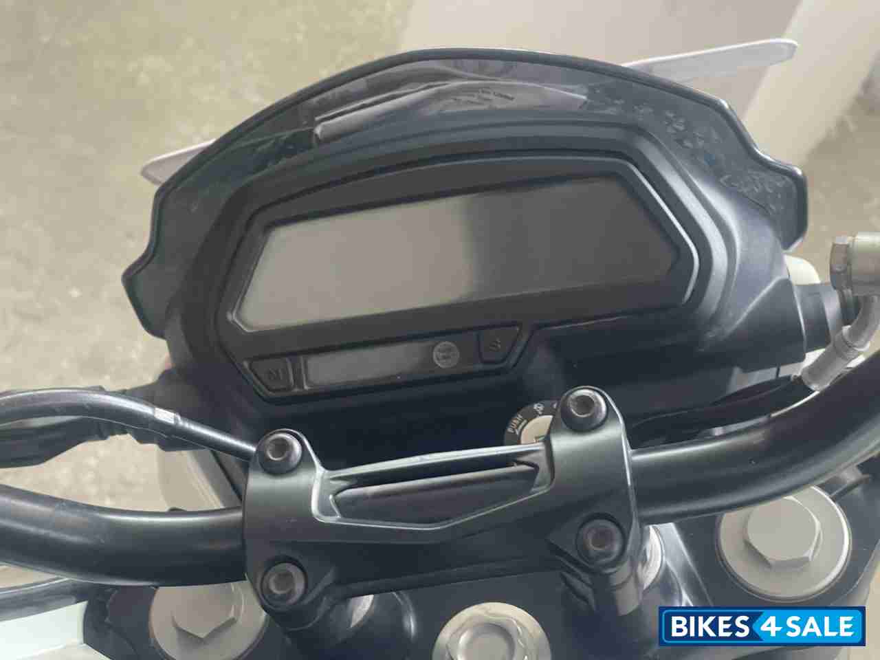 Polar White Bajaj Dominar 400 ABS BS6