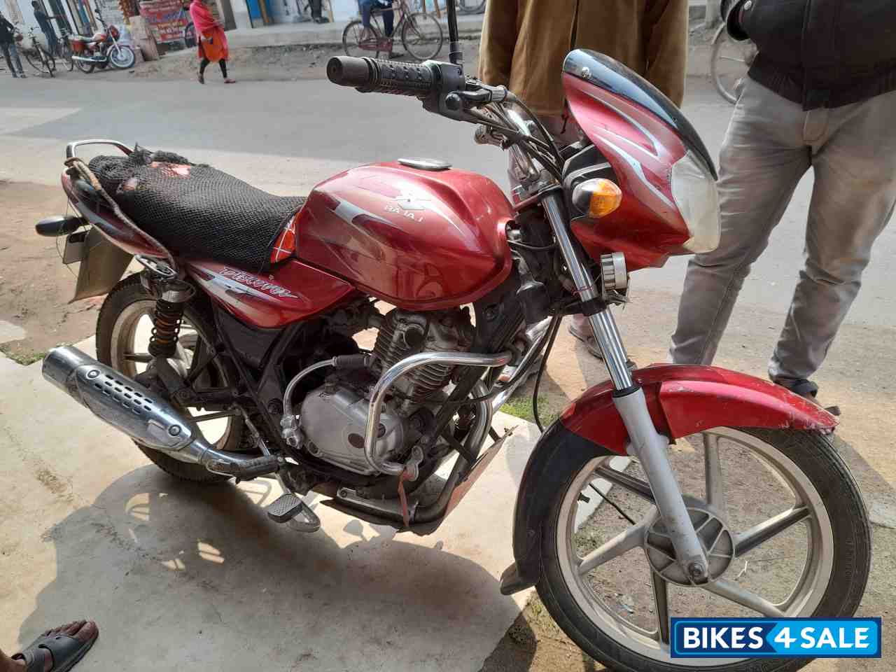 Red Bajaj Discover 125