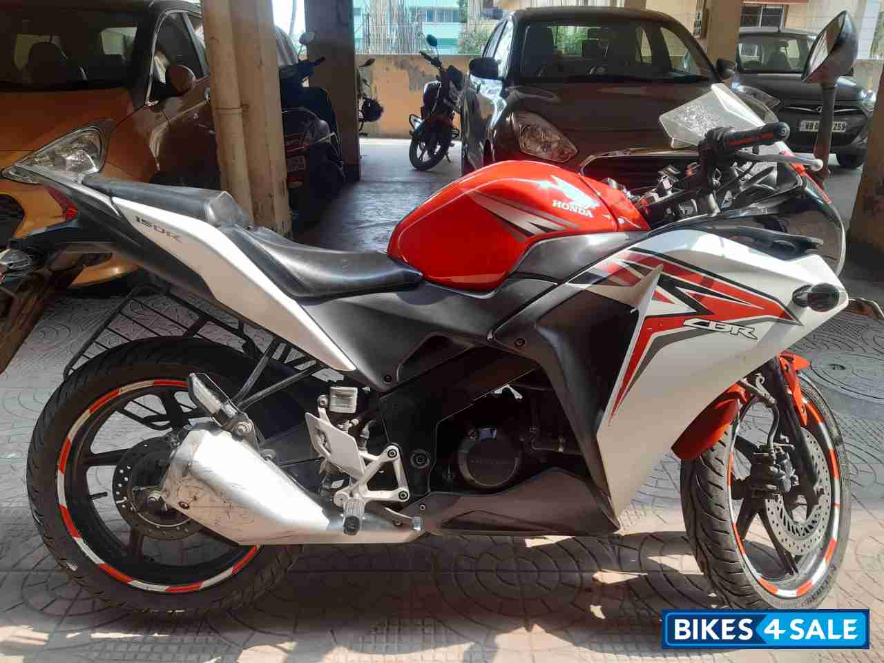 Red And White Honda  CBR150R