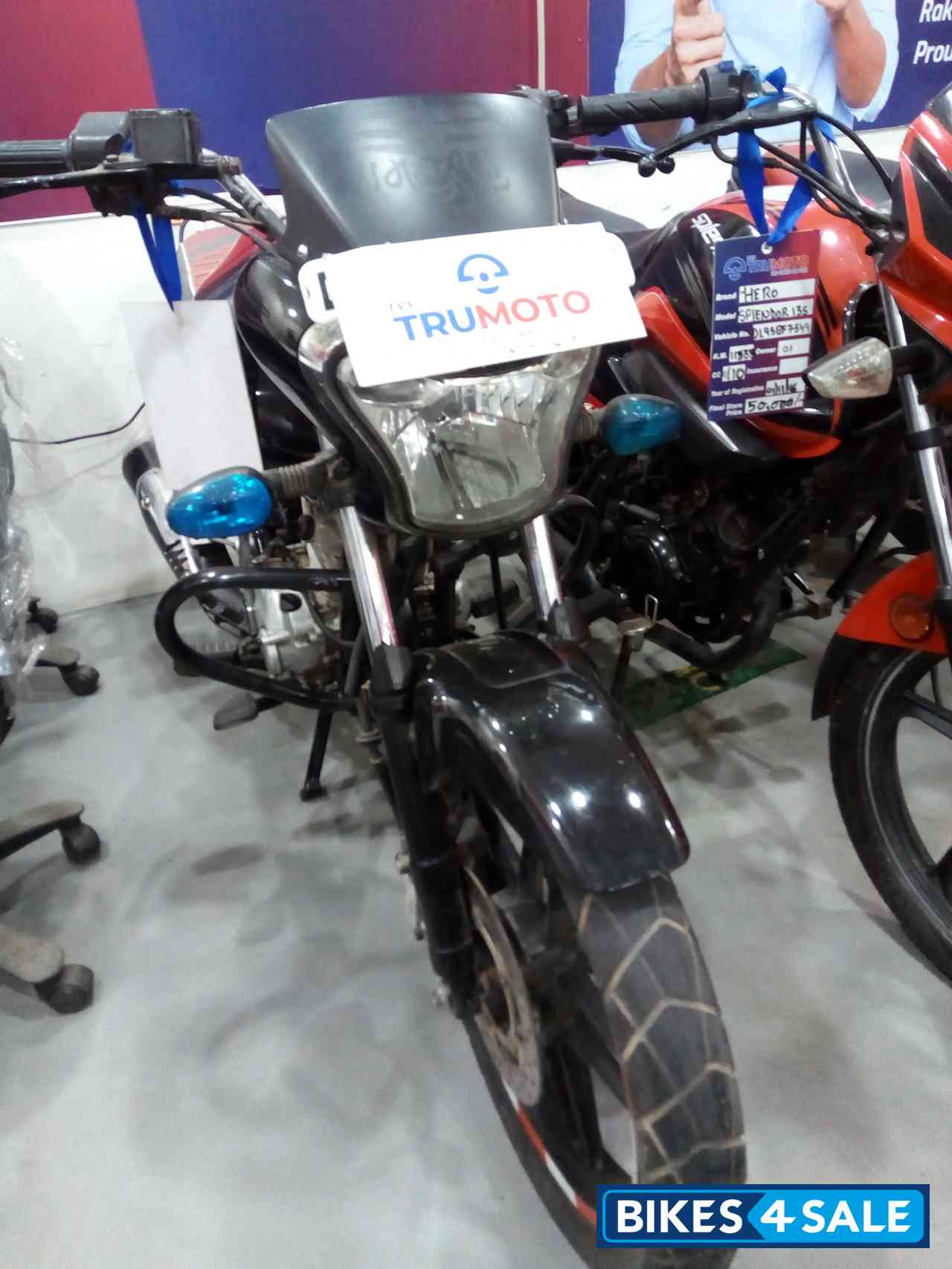 Bajaj V15