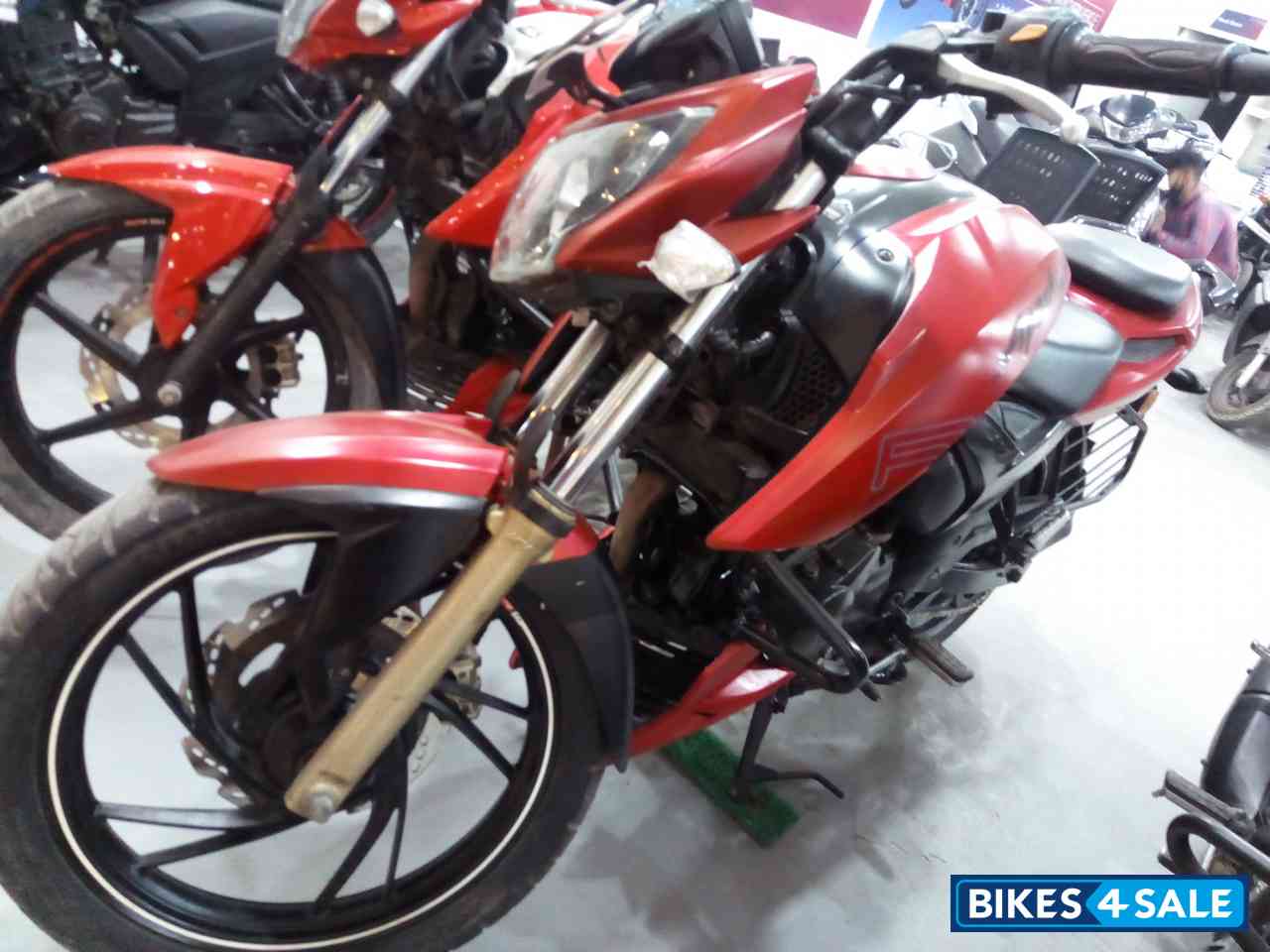 TVS Apache RTR 200 4V