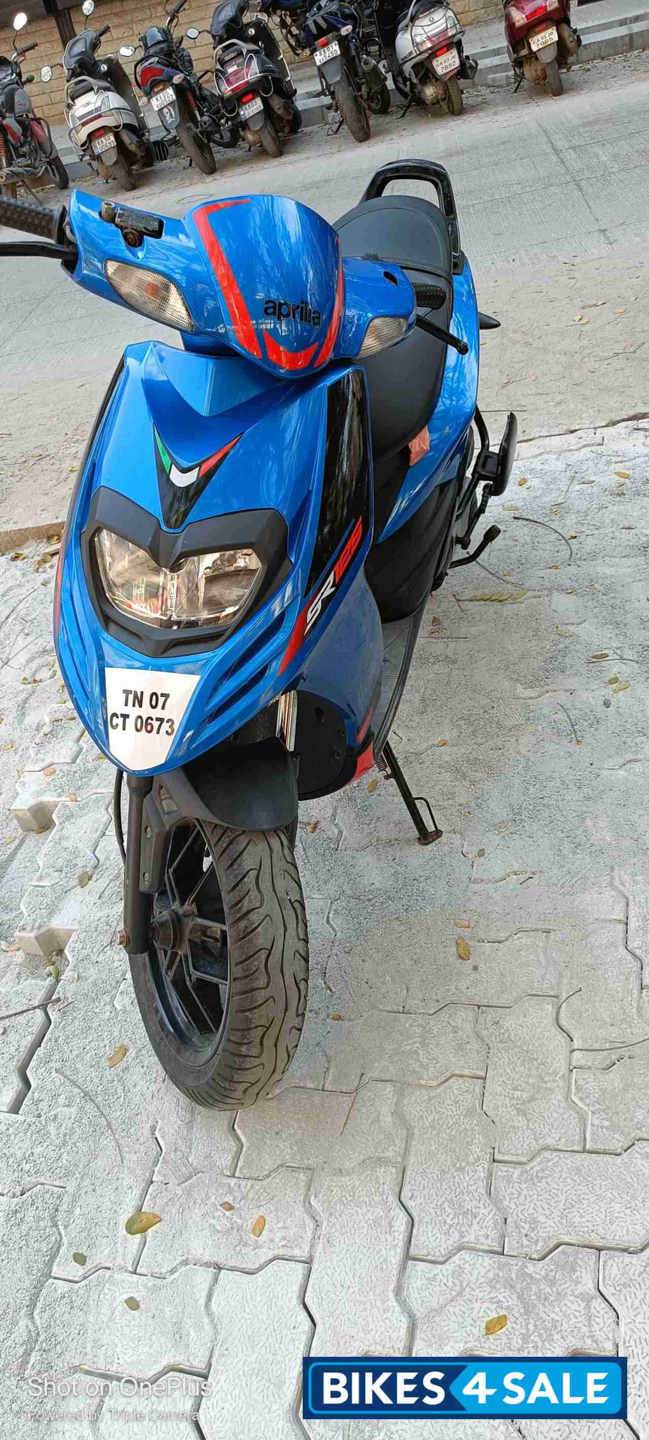 Blue Aprilia SR 125 Blue Aprilia SR 125