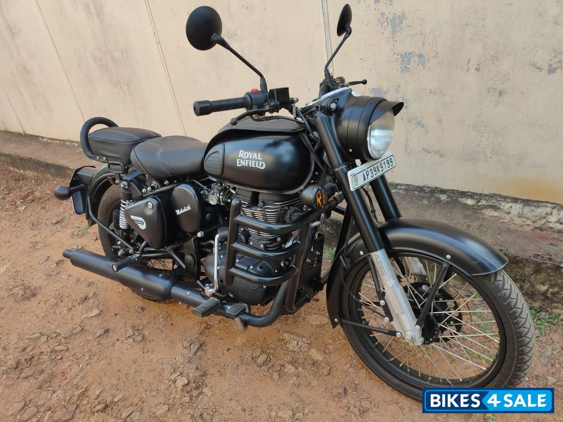 Royal Enfield Classic Stealth Black