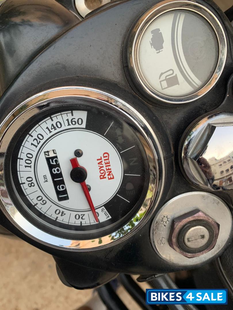 Royal Enfield Classic Stealth Black