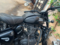 Royal Enfield Classic Stealth Black