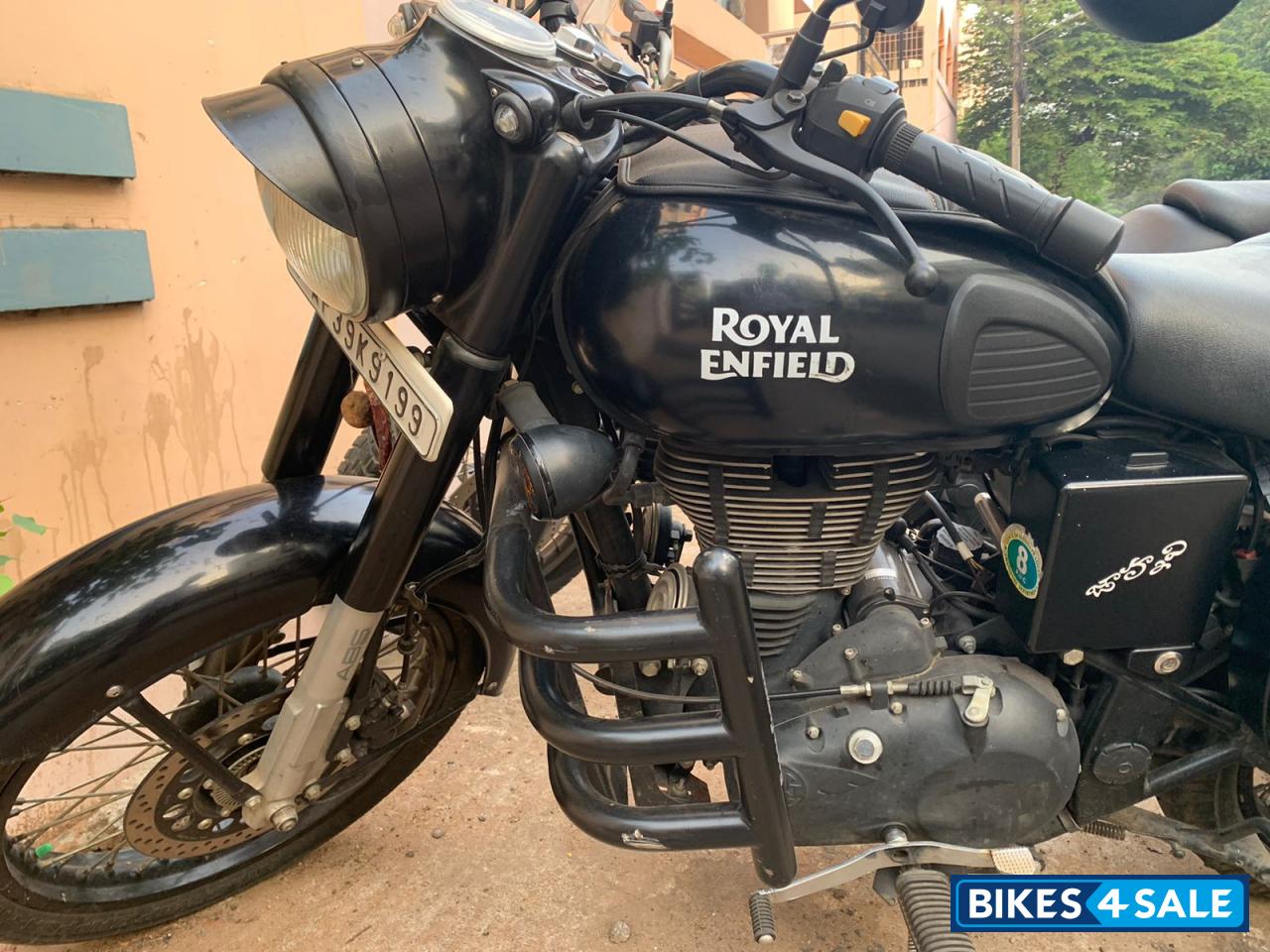 Royal Enfield Classic Stealth Black