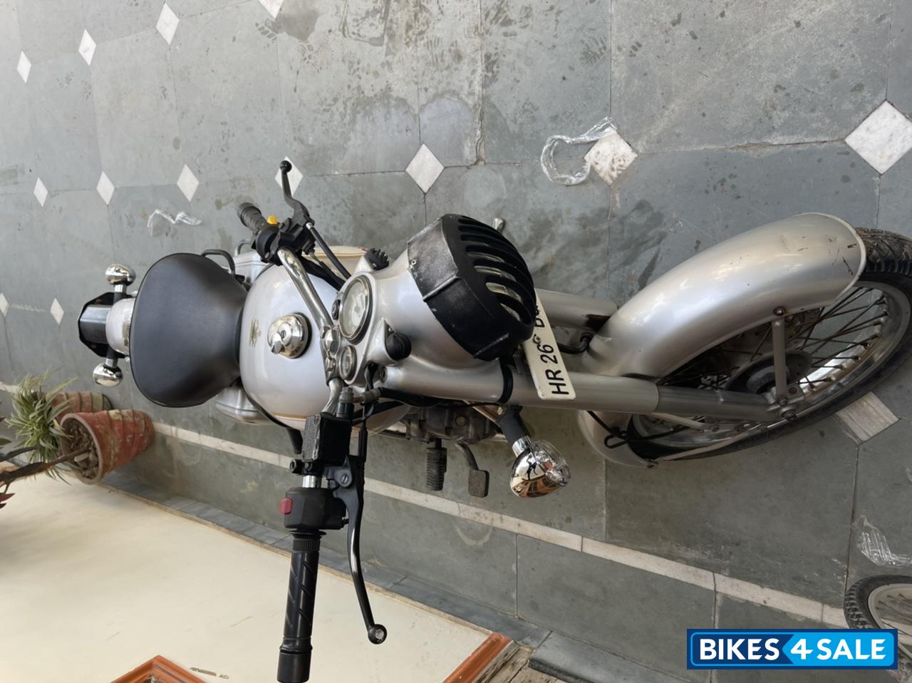 Royal Enfield Classic 350 Royal Enfield Classic 350