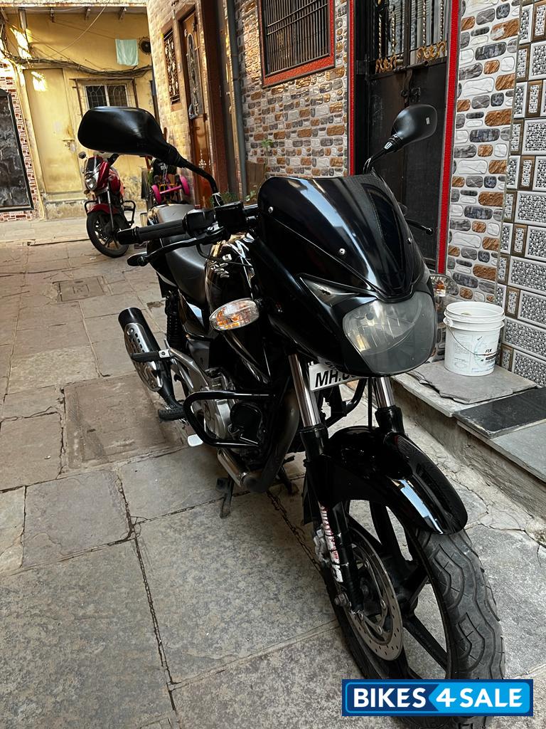 Black Bajaj Pulsar 180