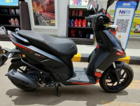 Black Aprilia SR 160 Carbon ABS