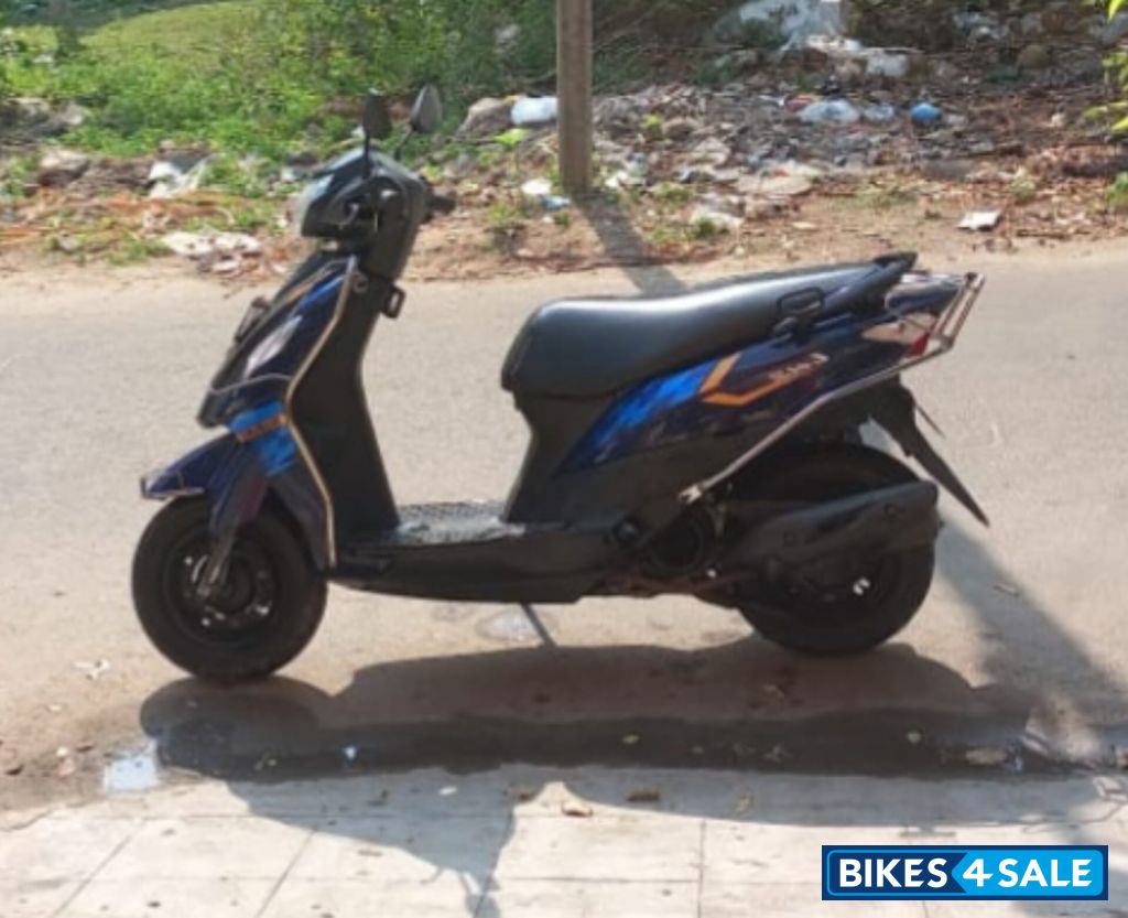 Blue Suzuki Lets 110
