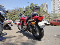 Red Bajaj Avenger 220 DTS-i