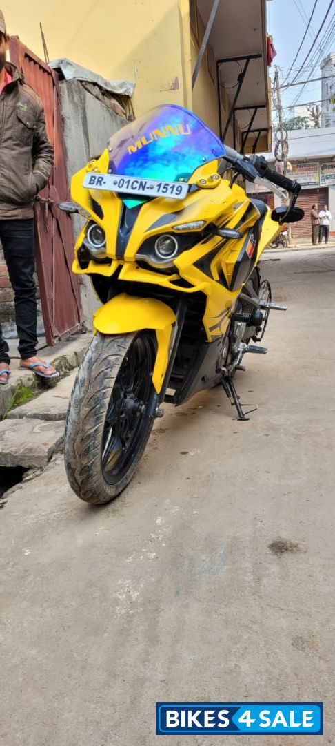 Yellow Bajaj Pulsar RS 200 ABS