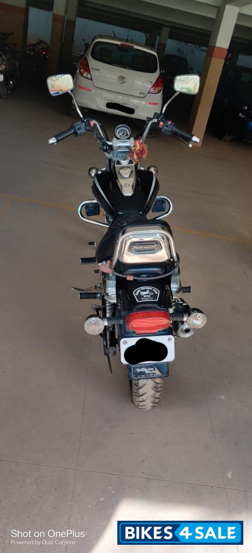 Black Bajaj Avenger Cruise 220