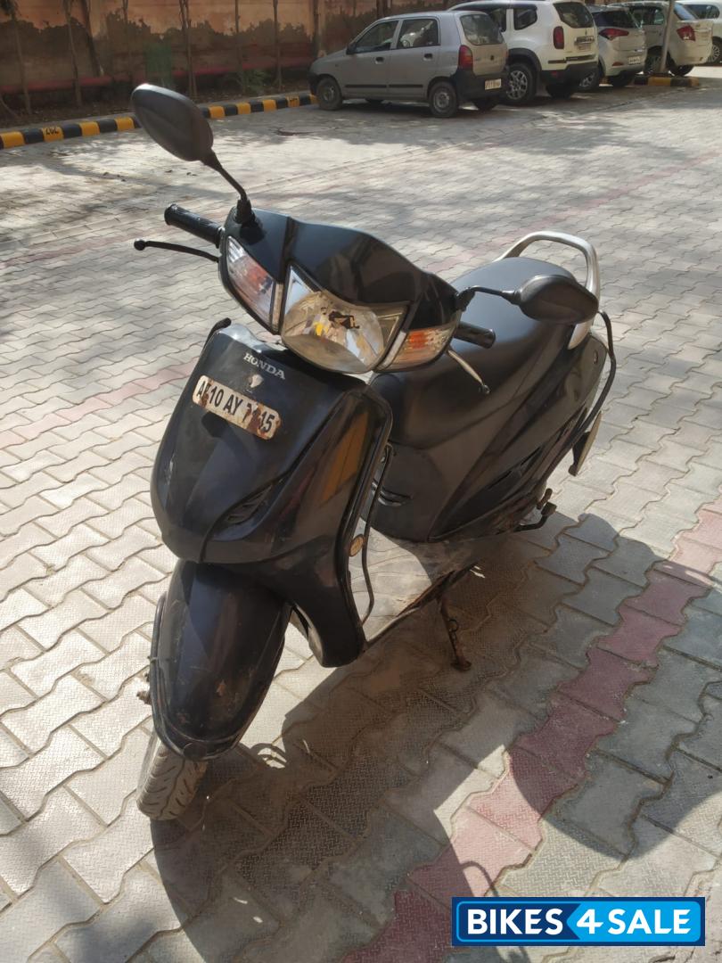 Black Honda Activa