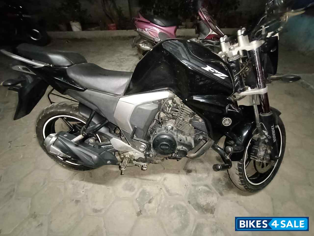 Black Yamaha FZ