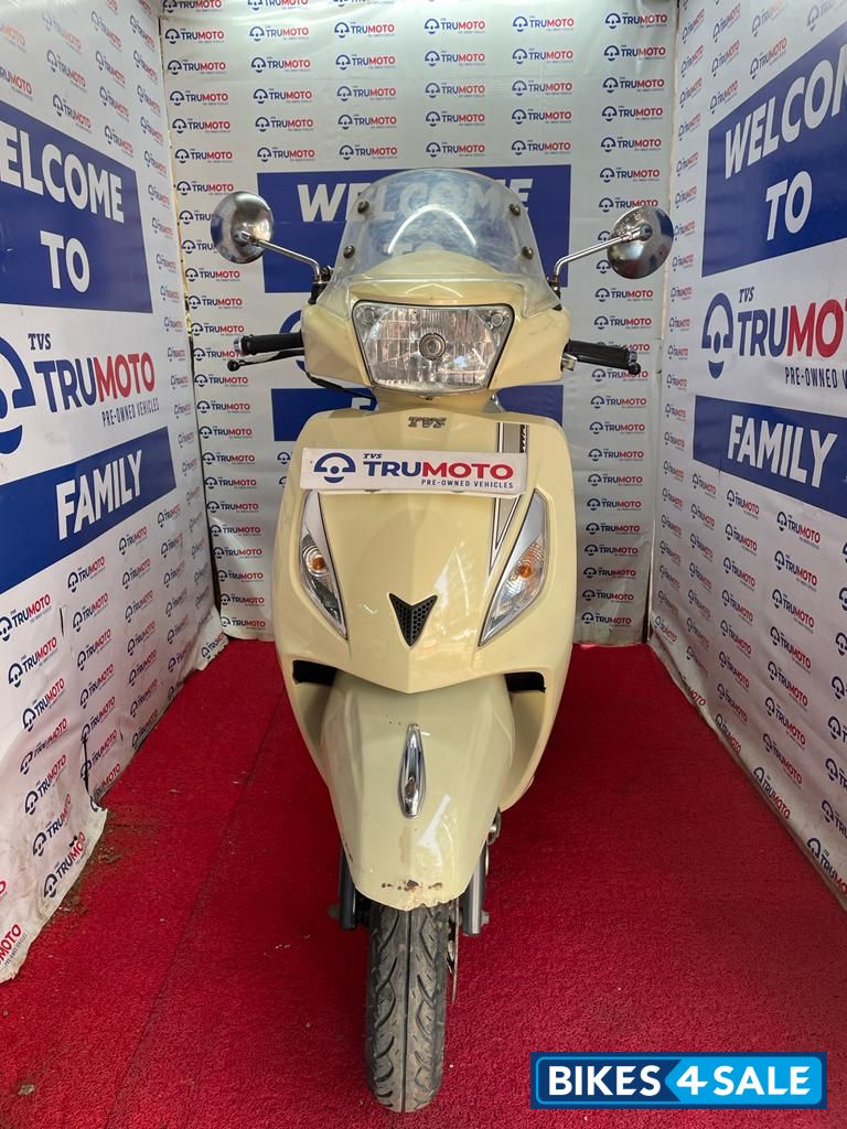 Ivory TVS Jupiter Classic