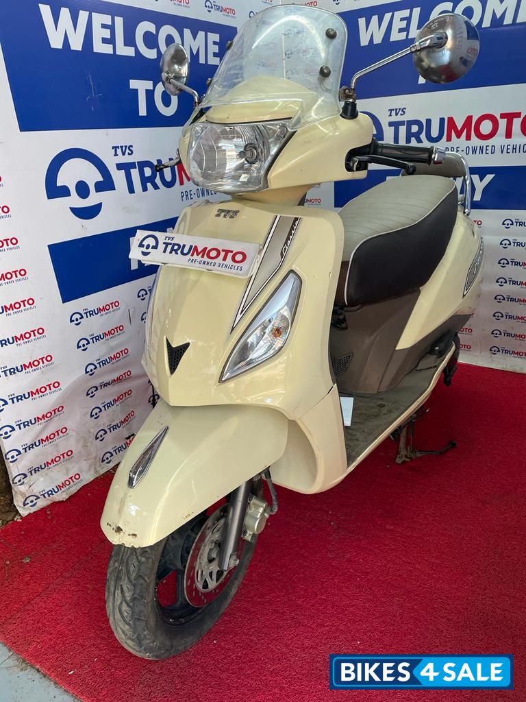 Ivory TVS Jupiter Classic