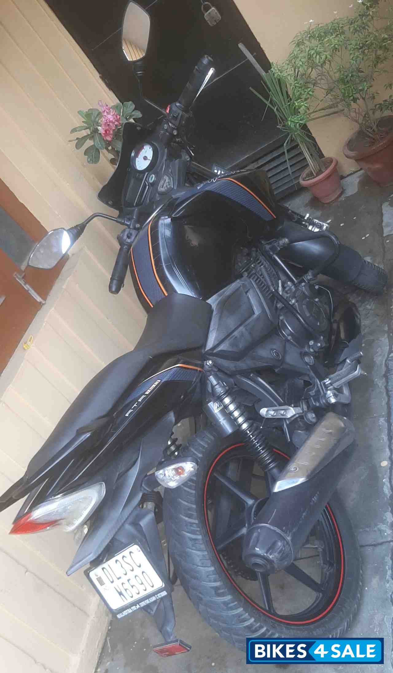 TVS Apache RTR 160 TVS Apache RTR 160