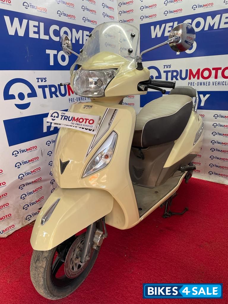 Ivory TVS Jupiter Classic