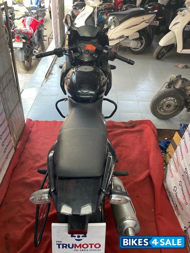 Black Bajaj Pulsar 220F