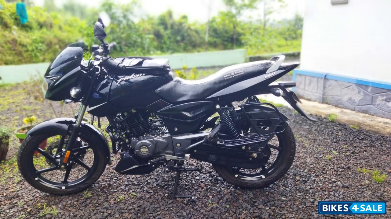 Black Bajaj Pulsar 150 DTSi