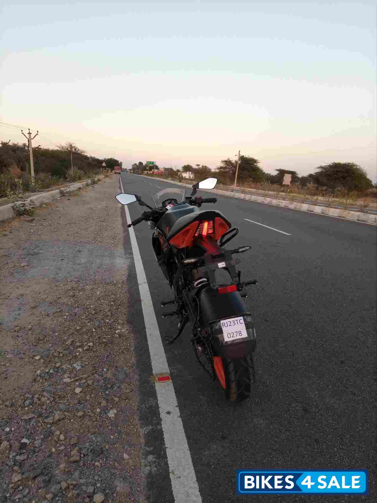 Black Orange KTM RC 200